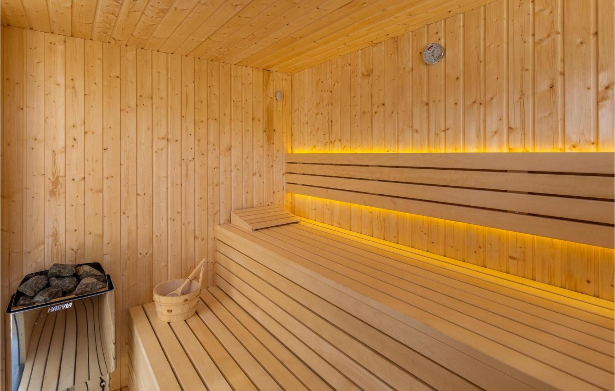 Amazing Home In Sveti Ivan Dobrinjski With Sauna ภายนอก รูปภาพ